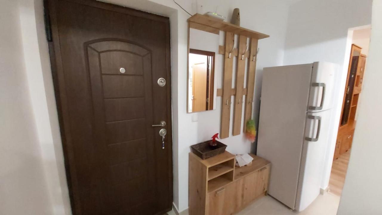 Апартаменти Relax Apartament Сату-Маре Екстер'єр фото